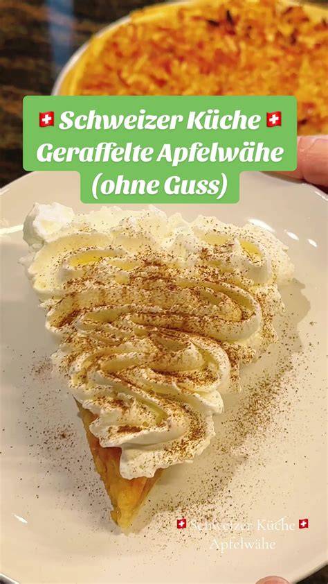 Äpfel auf dem Kuchenteig verteilen