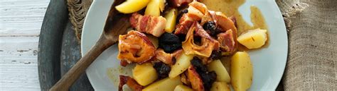 Äpfel und Pflaumen schneiden