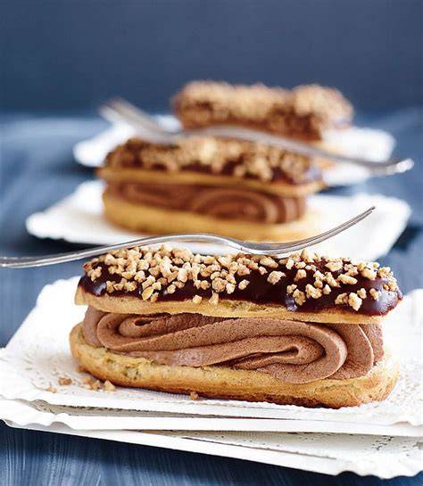 Éclairs mit Vanille- und Schokofüllung