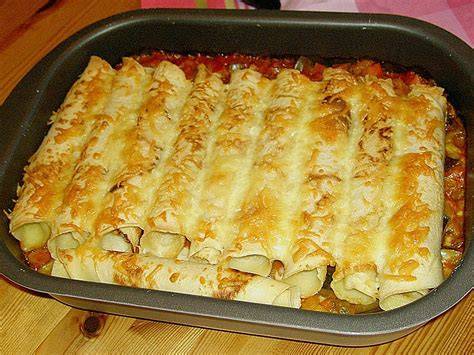 Überbackene Pfannkuchen in Auflaufform