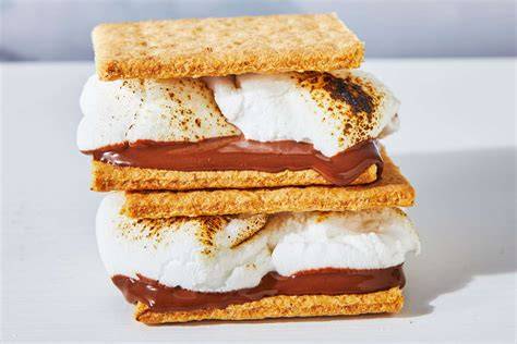 Überblick über Marshmallow-Desserts: S’mores, Pavlova und gegrillte Marshmallow-Spieße