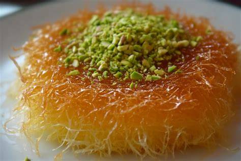 Übersichtstabelle Kadayif-Desserts mit Zutaten und Besonderheiten