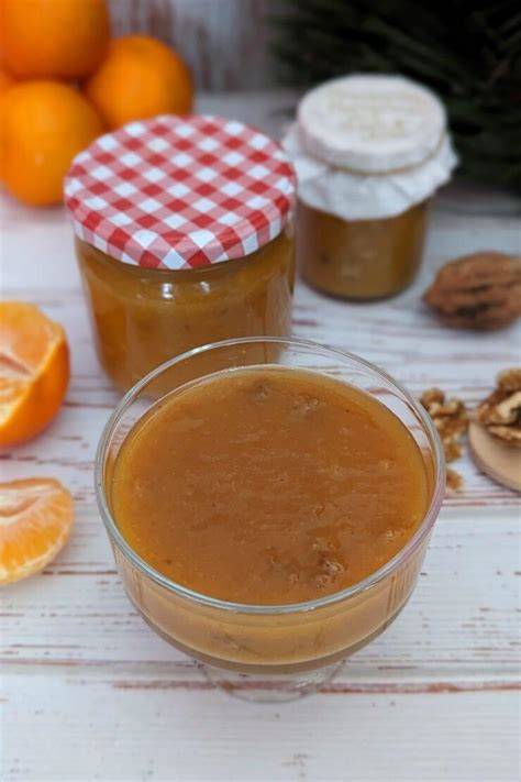 „Tsarskoe“ Marmelade: Stachelbeere-Orange mit Walnüssen, servierfertig
