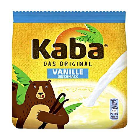 400-g Nachfüllbeutel Kaba auf Frühstückstisch mit Tasse Milch und Gebäck