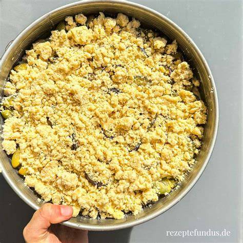 Abgewogene Zutaten für Streusel und Muffinteig