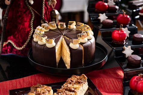 Adventskaffee mit festlicher Sternentorte