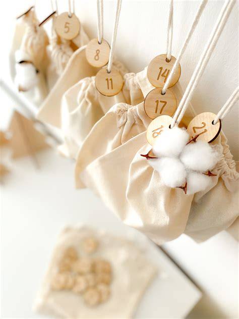 Adventskalender aus DIY-Behältnissen: Säckchen, Boxen, Gläser und Kugeln