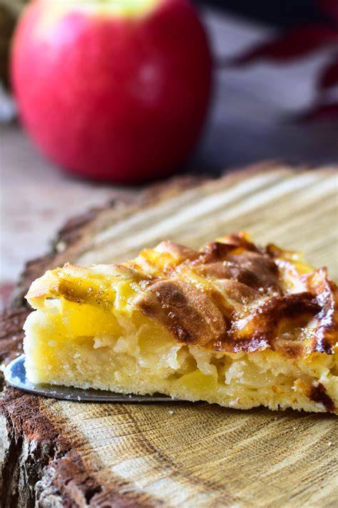 Airfryer Apfelkuchen servieren mit Vanilleeis