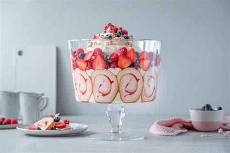 Alternativen für flachen Biskuitboden: Trifle, Cake Pops und Schichtdessert