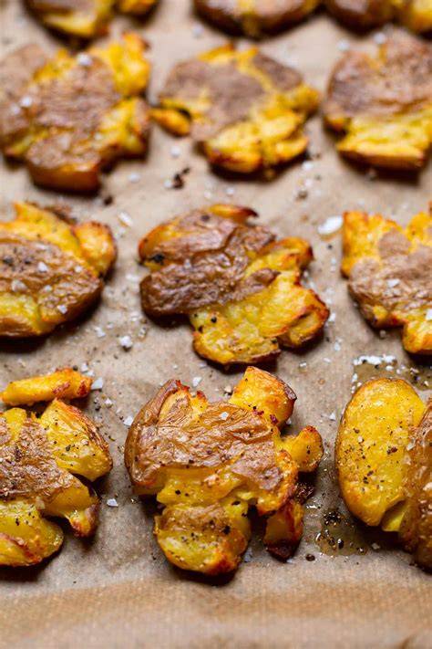 Alufolie auf Backblech mit Kartoffeln