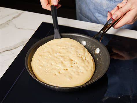 American Pancakes: Teigklekse und Bläschen-Stadium zum Wenden