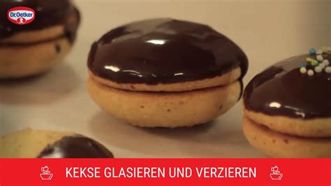 Anleitung Kekse glasieren und verzieren (Schritt-für-Schritt)