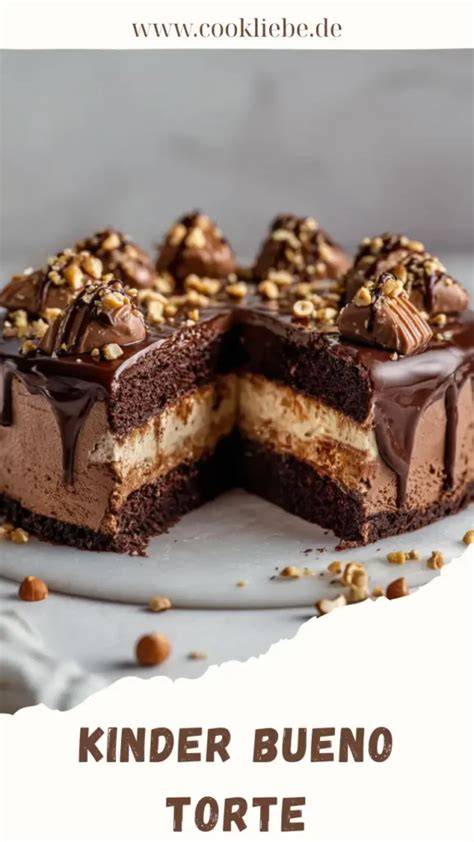 Anschnitt einer Kinder-Bueno-Torte mit sichtbarer Creme