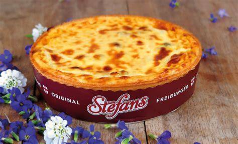 Anschnitt eines cremigen Stefans Käsekuchen