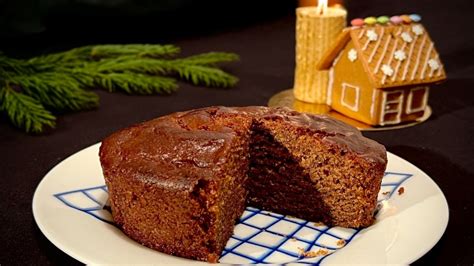 Anschnitt eines frisch gebackenen Luzerner Lebkuchens mit Birnendicksaft-Glasur