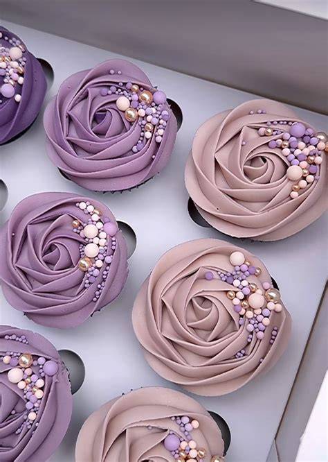 Anwendungsbeispiel: Glitzerschnee auf Cupcakes und Fondant