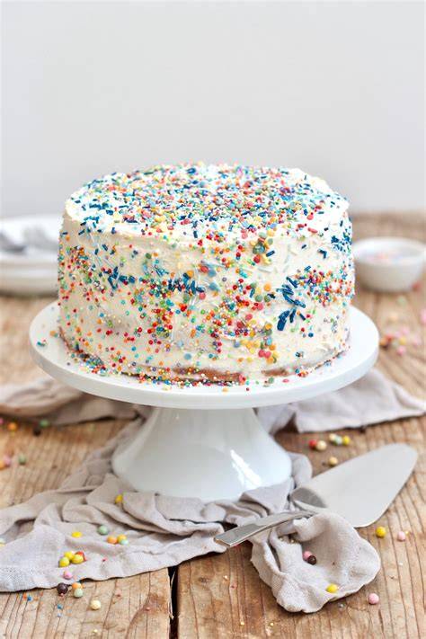 Anwendungsbeispiel: bunte Torte mit Super Streusel Dekor
