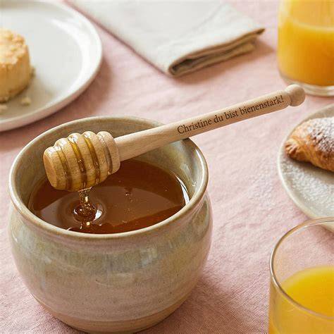 Anwendungsideen: Tee süßen, Frühstück, Desserts - Honiglöffel in Aktion