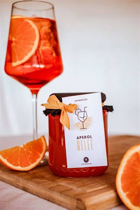 Aperol-Prosecco Gelee wird aufgetragen
