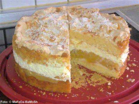 Apfel Baiser Torte - Gesamtansicht der Schichten und Dekoration