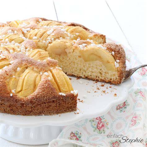 Apfel Joghurt Kuchen ohne Ei in der Springform mit Apfelspalten