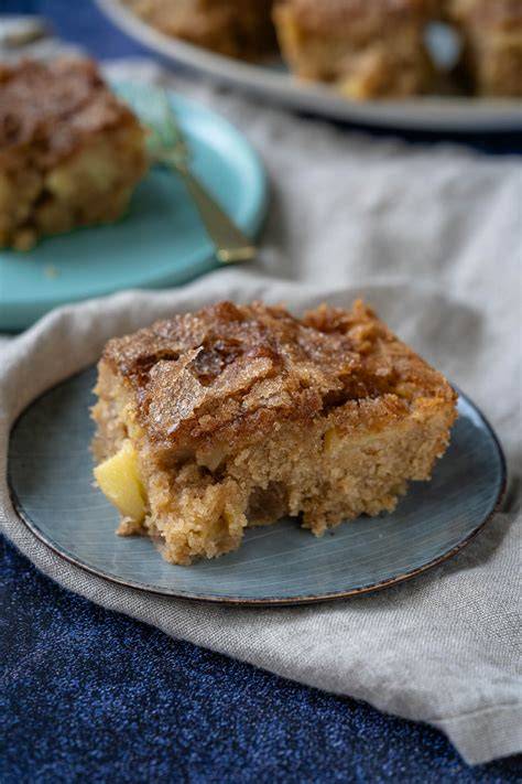 Apfel Zimt Blondies im Ofen mit karamellisierter Zimtkruste