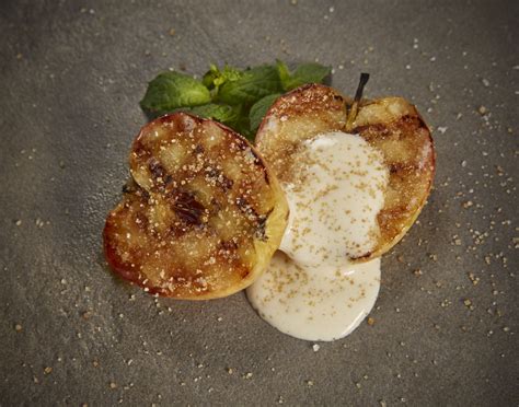 Apfel mit caramelisierter Zuckerkruste