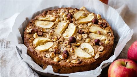 Apfel-Haselnuss-Kuchen aufgeschnitten