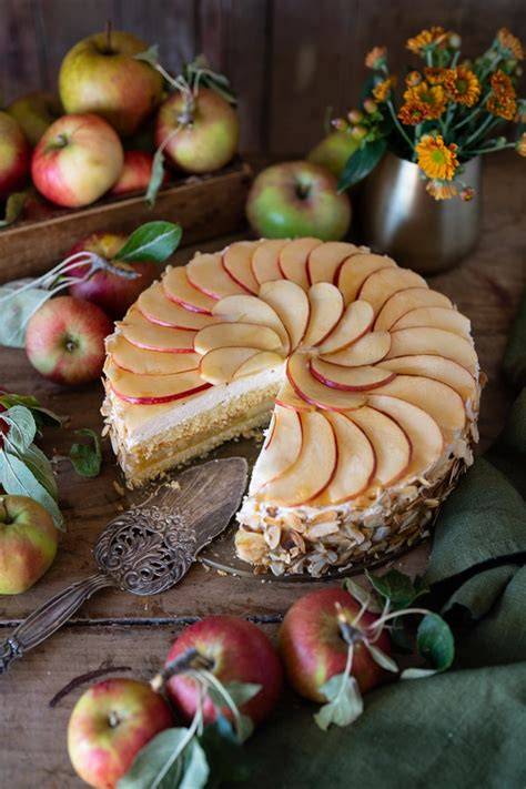 Apfel-Mascarpone-Sanddorn-Kuppeltorte