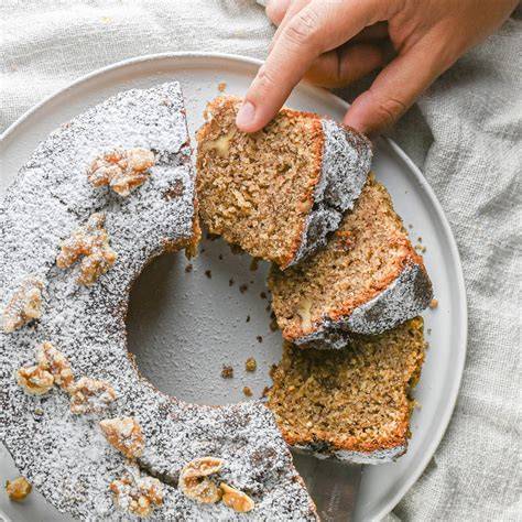 Apfel-Nusskuchen mit Dinkelmehl