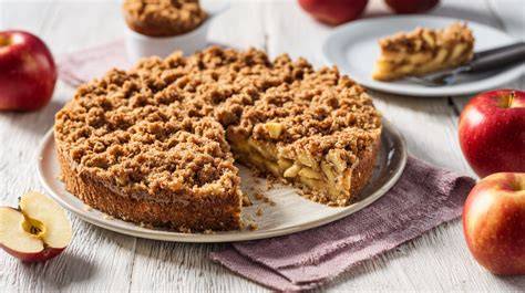 Apfelcrumble und Karamell-Mousse-Torte