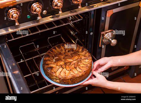 Apfelkuchen im Ofen
