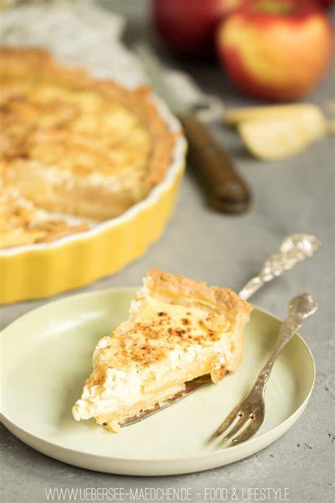 Apfelkuchen mit Schmandguss - Anschnitt mit cremiger Schicht