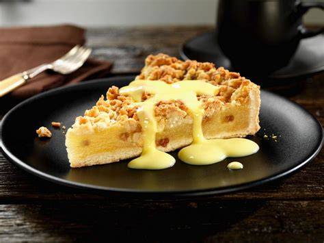 Apfelkuchen mit Vanillestreuseln und Vanillesauce