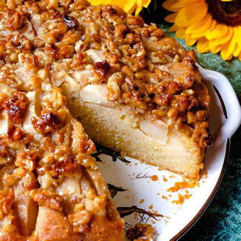 Apfelkuchen mit Walnüssen und Muskat