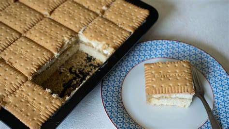 Apfelmus Blechkuchen mit Butterkeksen und Glasur