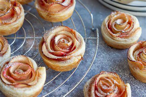 Apfelrosen in Muffinform vor dem Backen