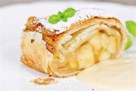 Apfelstrudel mit Vanillesauce