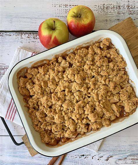 Apple Crumble im Ofen, goldbraune Streusel