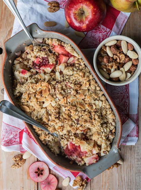 Apple Crumble mit Kokosöl und Streuseln in Auflaufform
