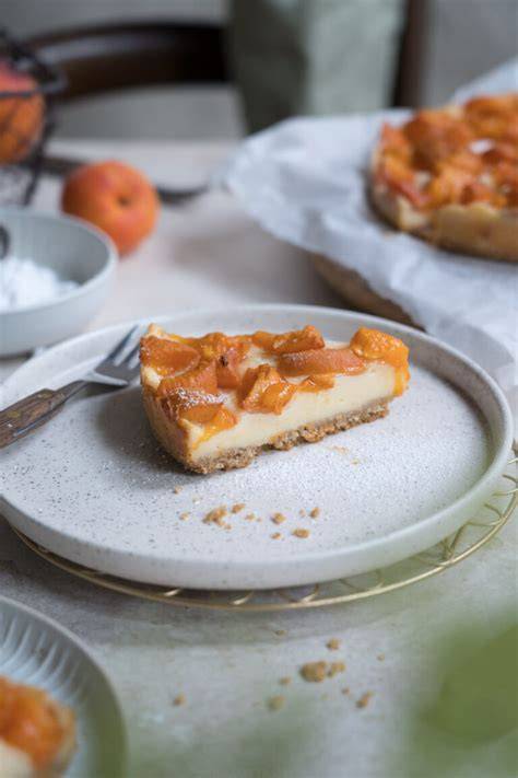 Aprikosen-Pudding-Kuchen mit Keksboden