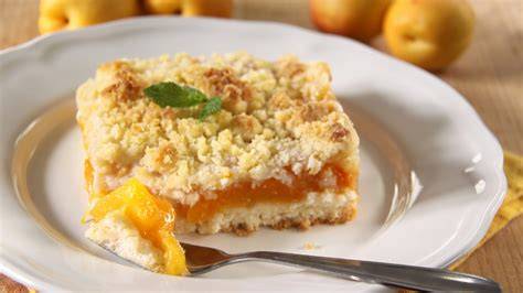 Aprikosen-Streuselkuchen, verschiedene Varianten