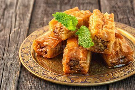 Arabische Dessertvielfalt mit Honig: Baklava, Halva und Lokum