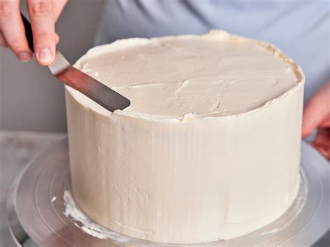 Arbeitsschritte: Torte füllen, einstreichen und kühlen