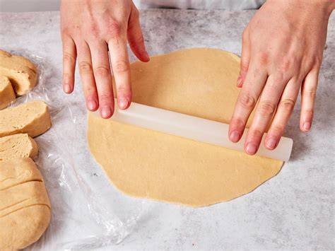 Arbeitsschritte Teig napoleon torte (Kühlen, Portionieren, Ausrollen, Backen)