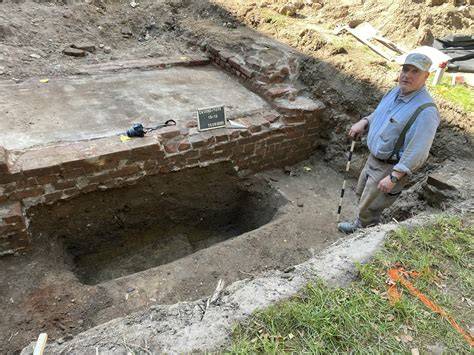 Archäologische Fundstücke: Honigtöpfe im königlichen Grab