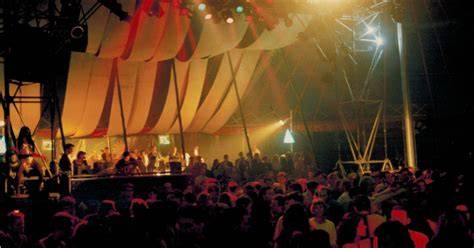 Archivfoto: Münchner Partyszene, Zelt-Diskothek „Die Macht der Nacht“