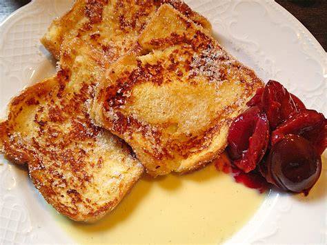 Arme Ritter mit fruchtigem Kompott