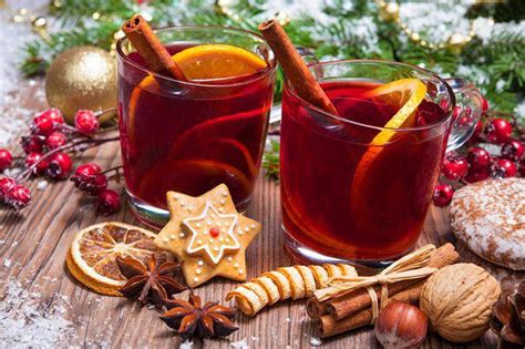 Aromenspiel: Rotwein, Zimtstange, Vanilleschote und Jostabeeren