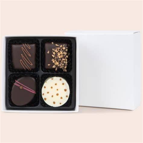 Assortierte Schokoladenpralinen in Geschenkbox